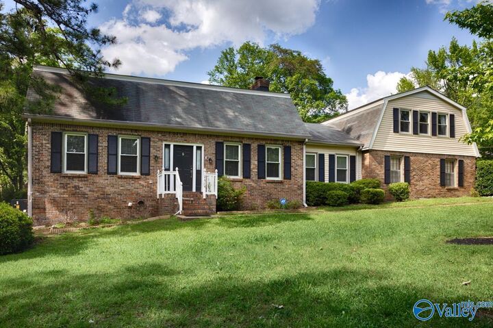Property Photo:  2614 Vista Drive SE  AL 35803 