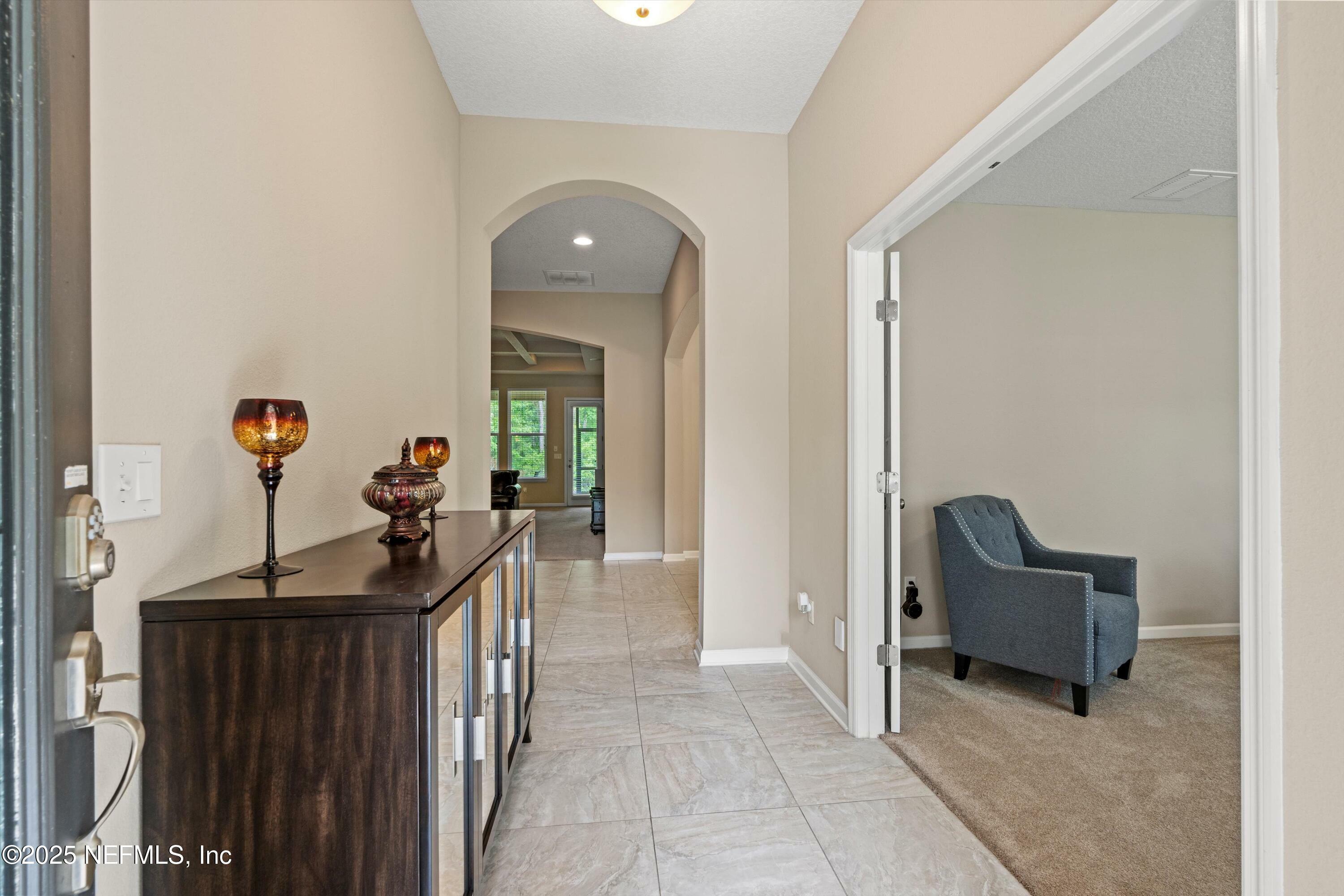 Property Photo: 1189 Royal Dornoch Drive FL 32221