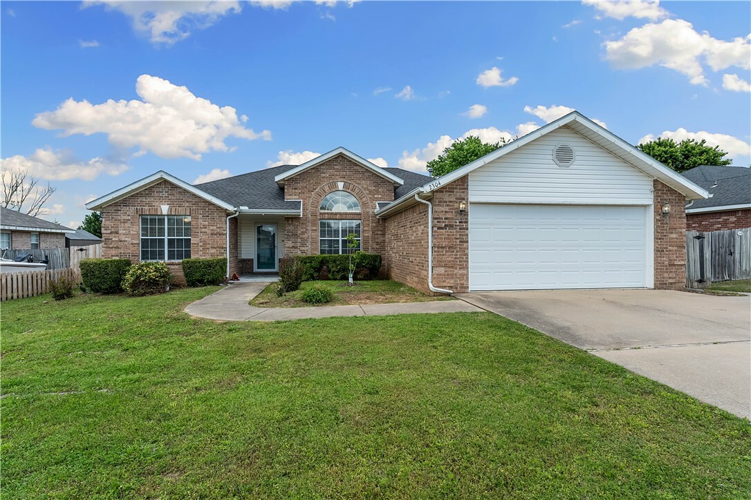 Property Photo: 2304 SW 17th Street AR 72713
