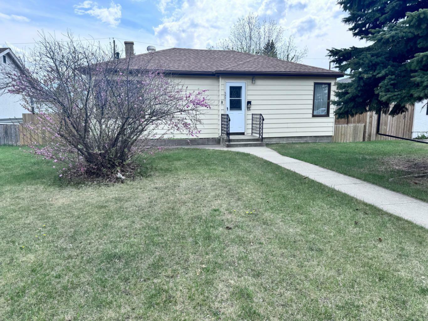 3921 50A Street  Red Deer AB T4N 1Y5 photo