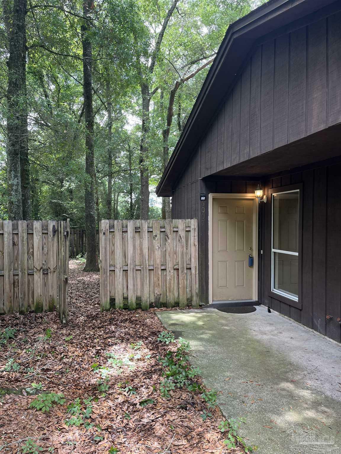 Property Photo:  6007 Born Ct  FL 32504 