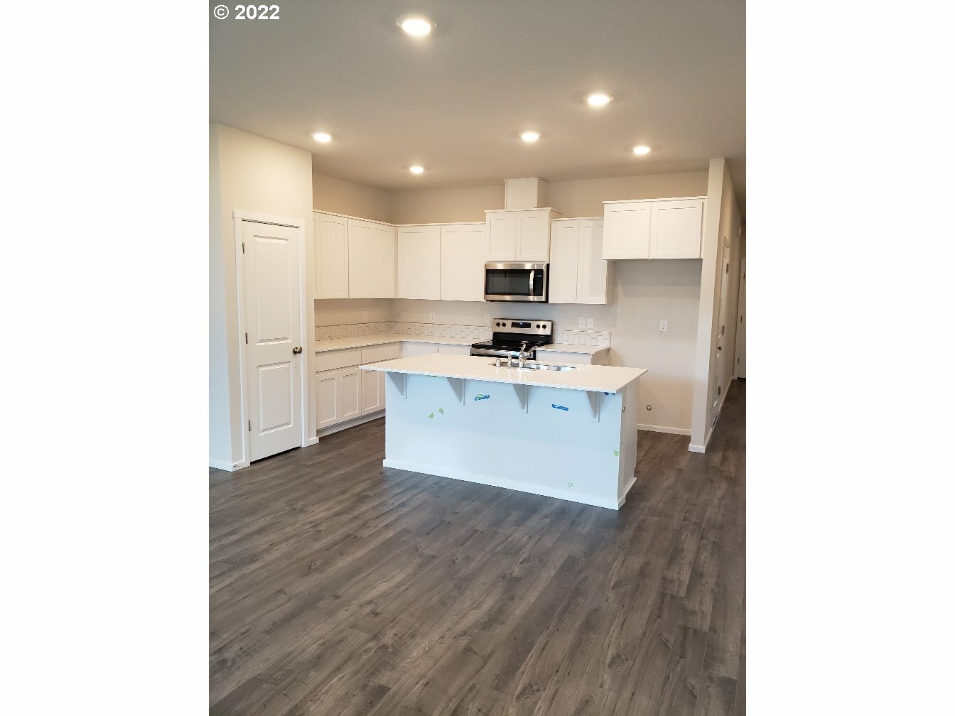 Property Photo: 11210 NE 16th St WA 98684