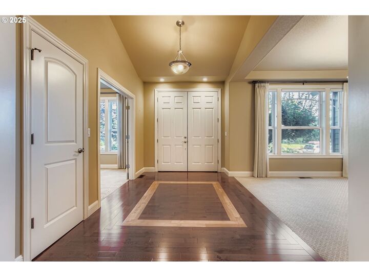 Property Photo: 1114 S 6th Way WA 98642