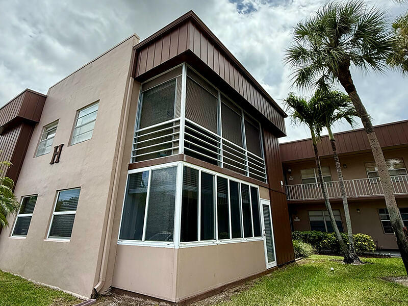 Property Photo: 380 Piedmont H 380 FL 33484