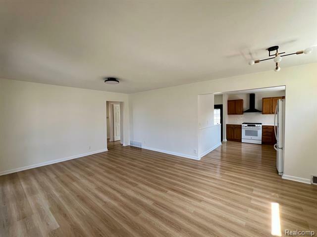 Property Photo: 29536 Tawas Street MI 48071