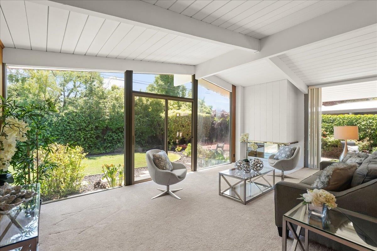 Property Photo: 3469 Thomas Drive CA 94303