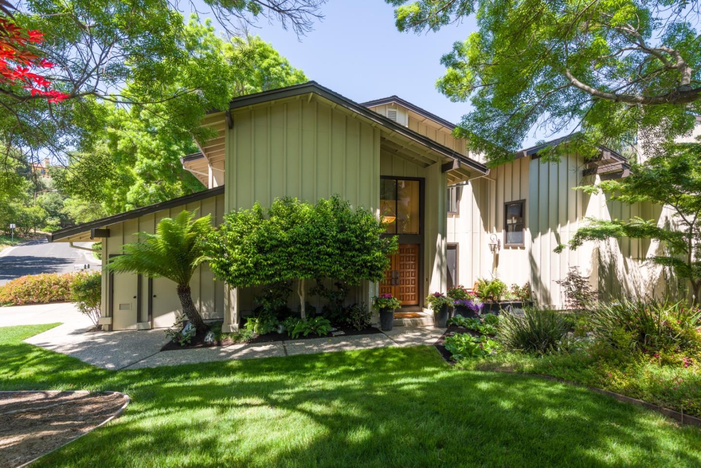 Property Photo: 1265 Trinity Drive CA 94025