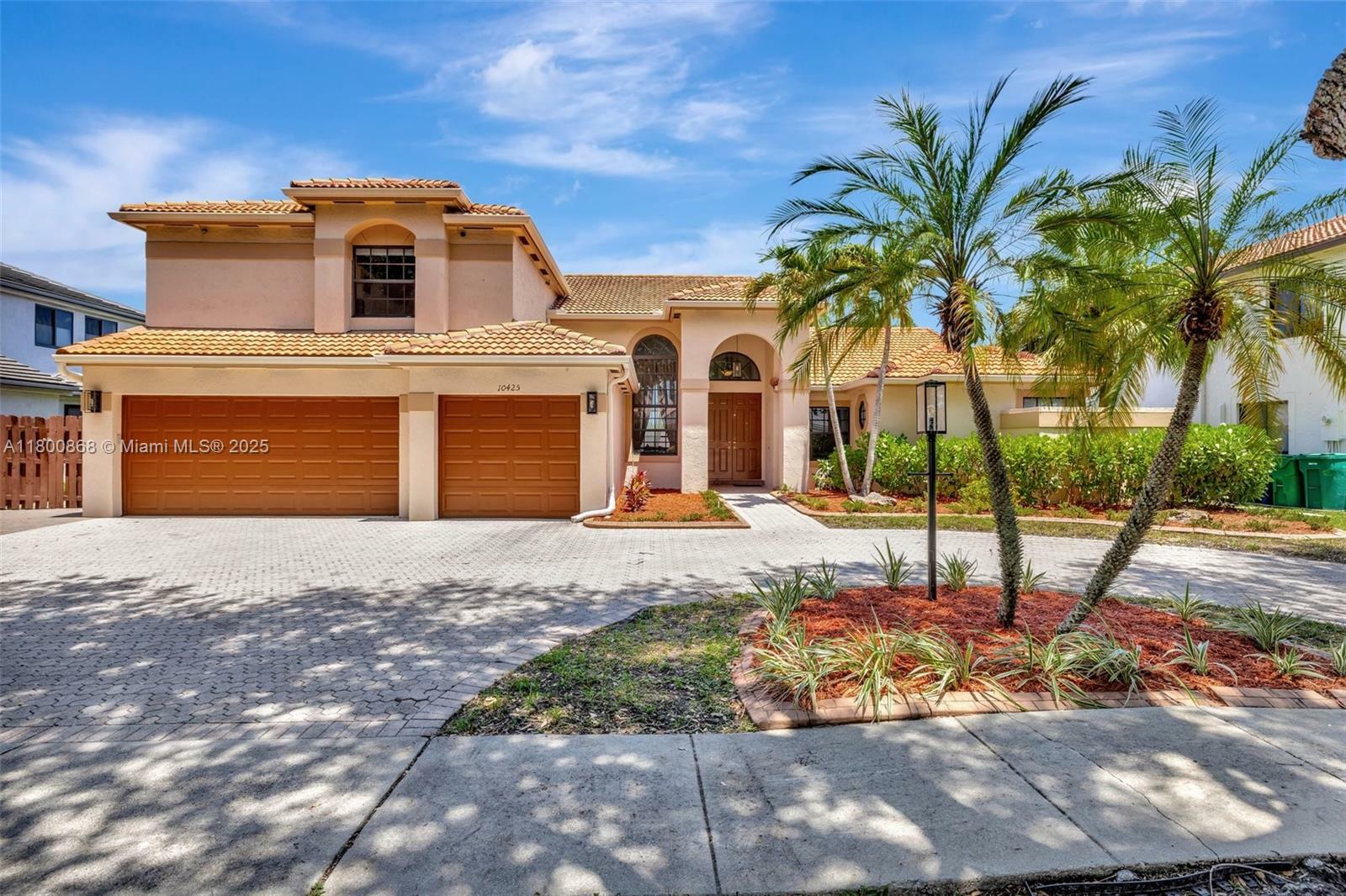 Property Photo: 10425 Bermuda Dr FL 33026