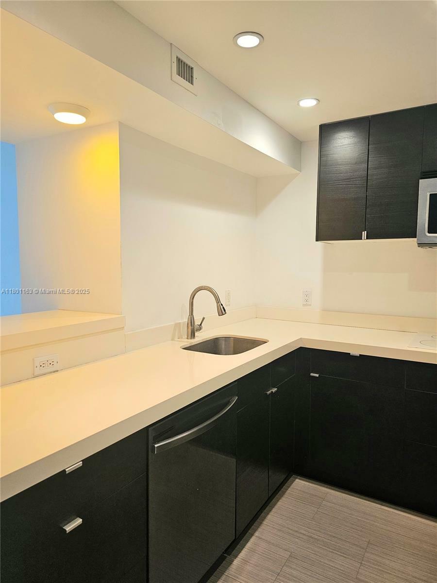 Property Photo: 1000 West Ave 715 FL 33139