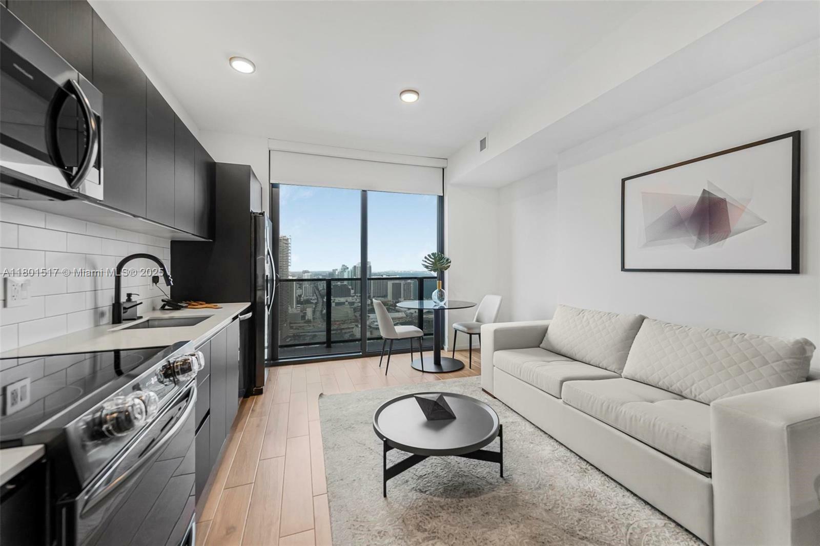Property Photo: 398 NE 5th St 4105 FL 33132