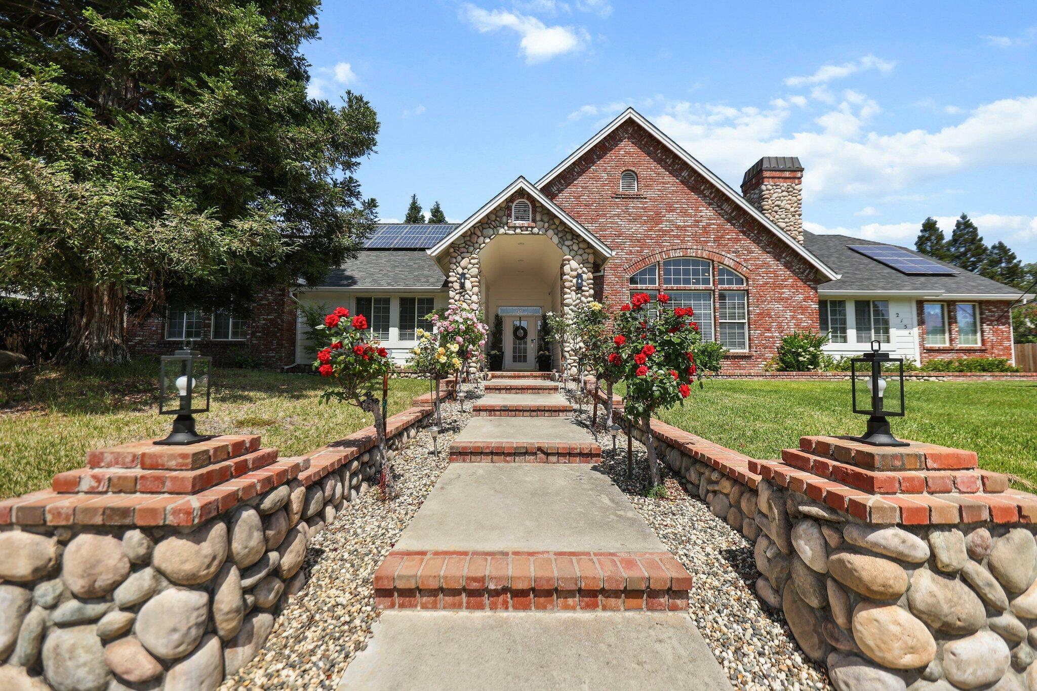 Property Photo: 2154 Harvard Way CA 96003