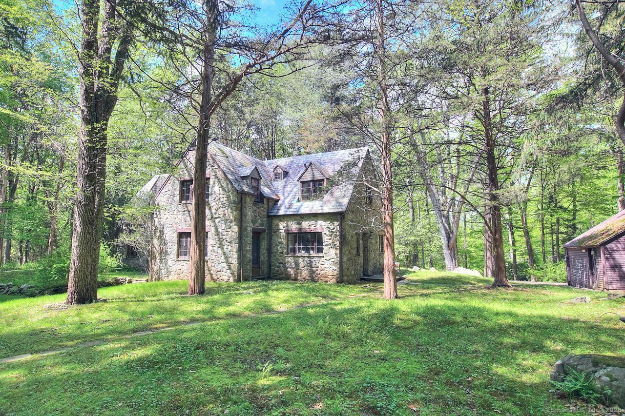 Property Photo: 281 Bayberry Lane CT 06880