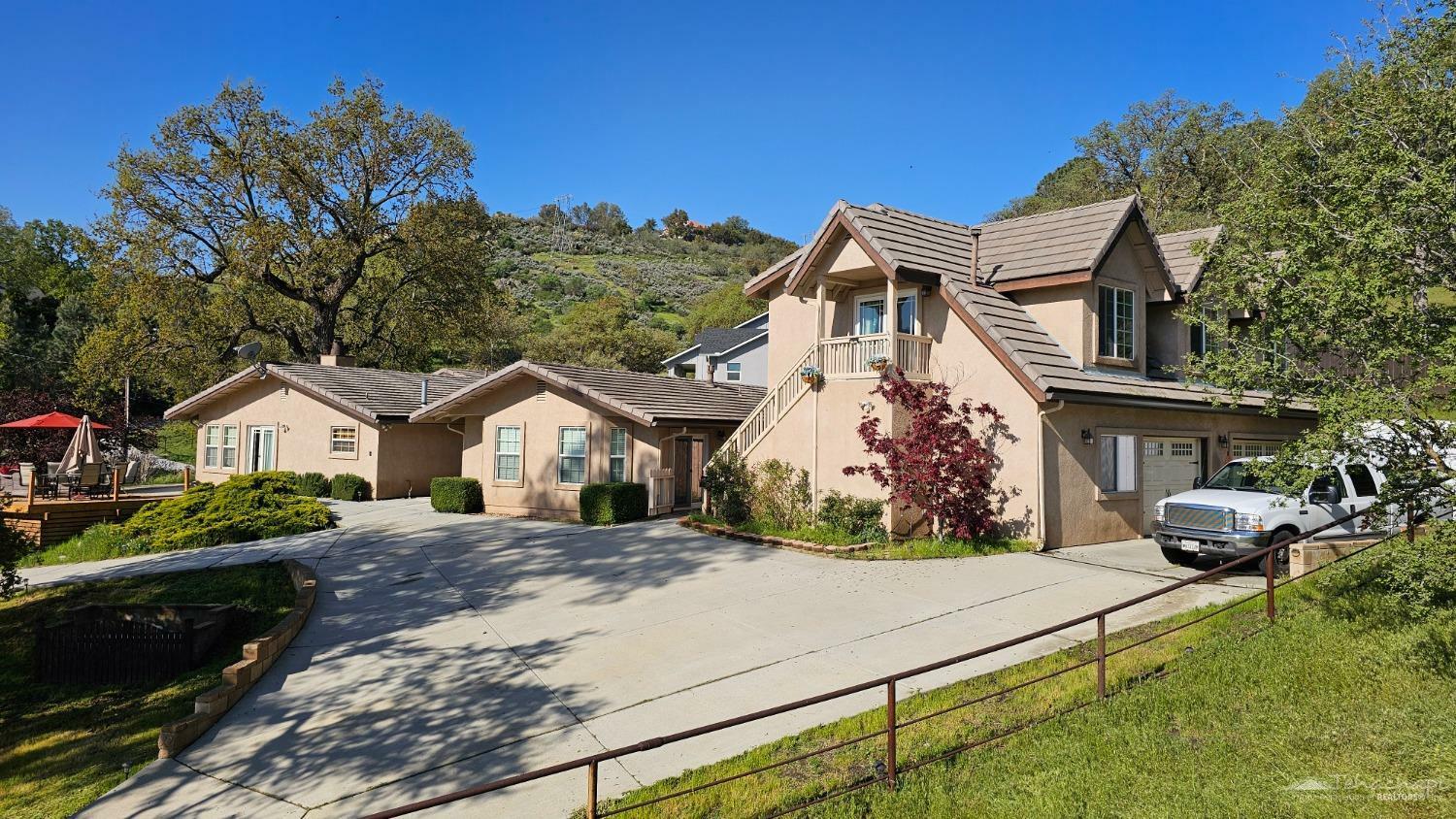 Property Photo: 29201 Angus Court CA 93561