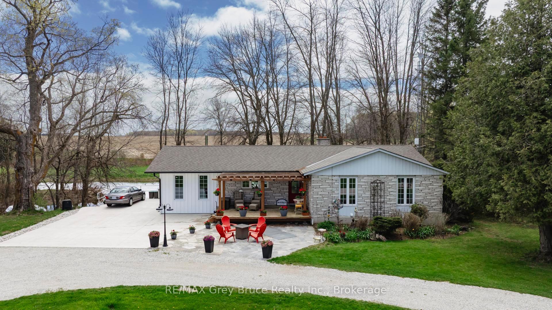 Property Photo:  229 6th Concession  ON N0H 2N0 