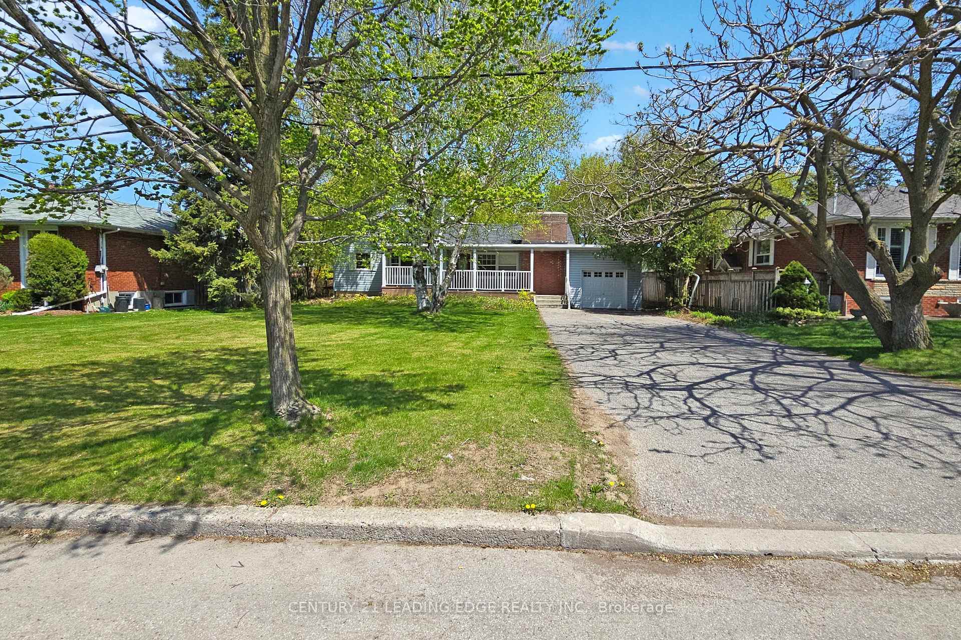 Photo de la propriété: 21B Wexford Boulevard ON M1R 1K9