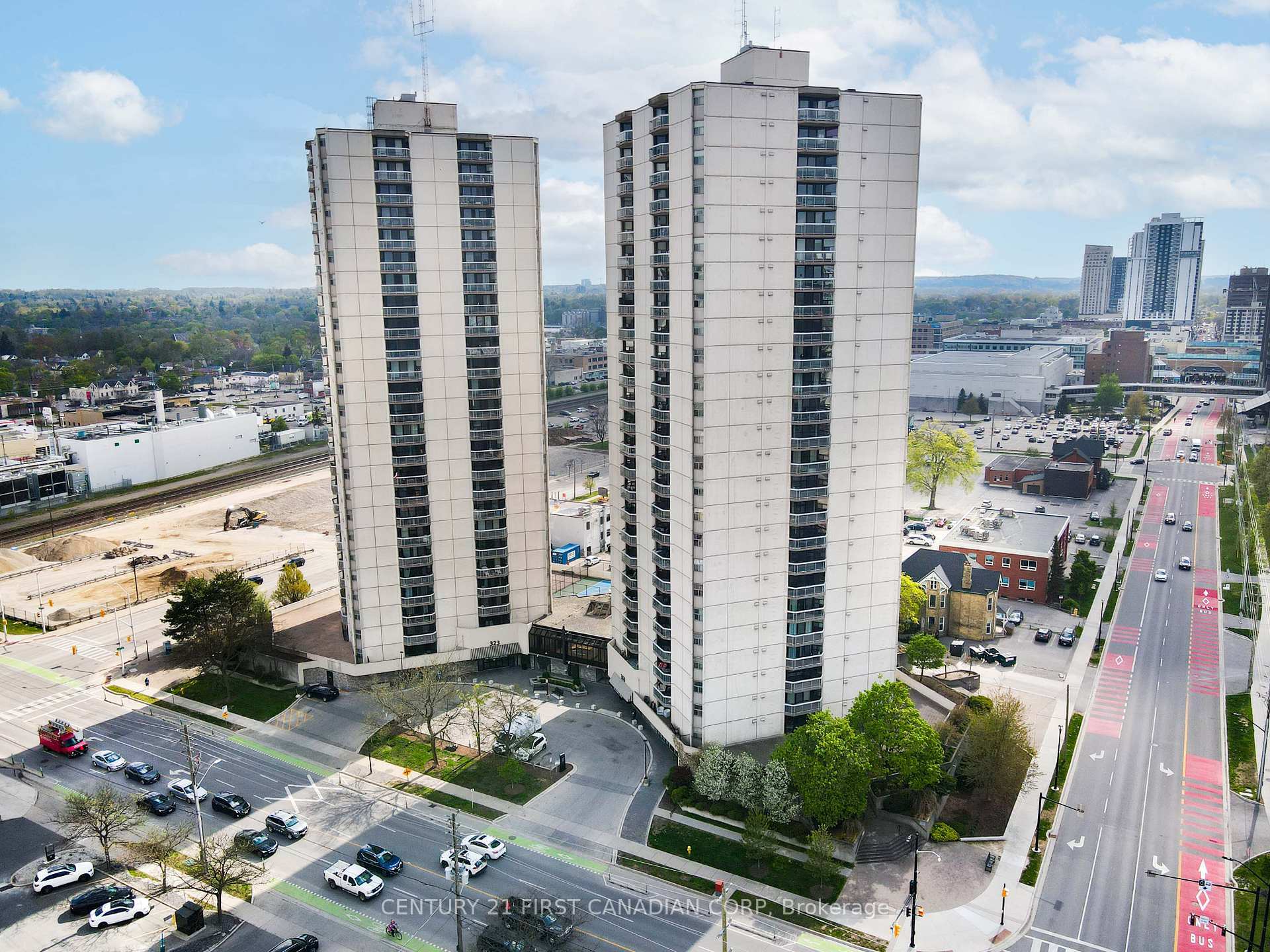 Property Photo: 363 Colborne Street 402 ON N6B 3N3