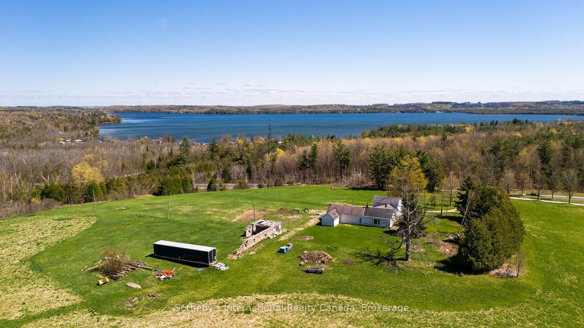 Property Photo: 1614 Horseshoe Valley Road E ON L0K 1E0