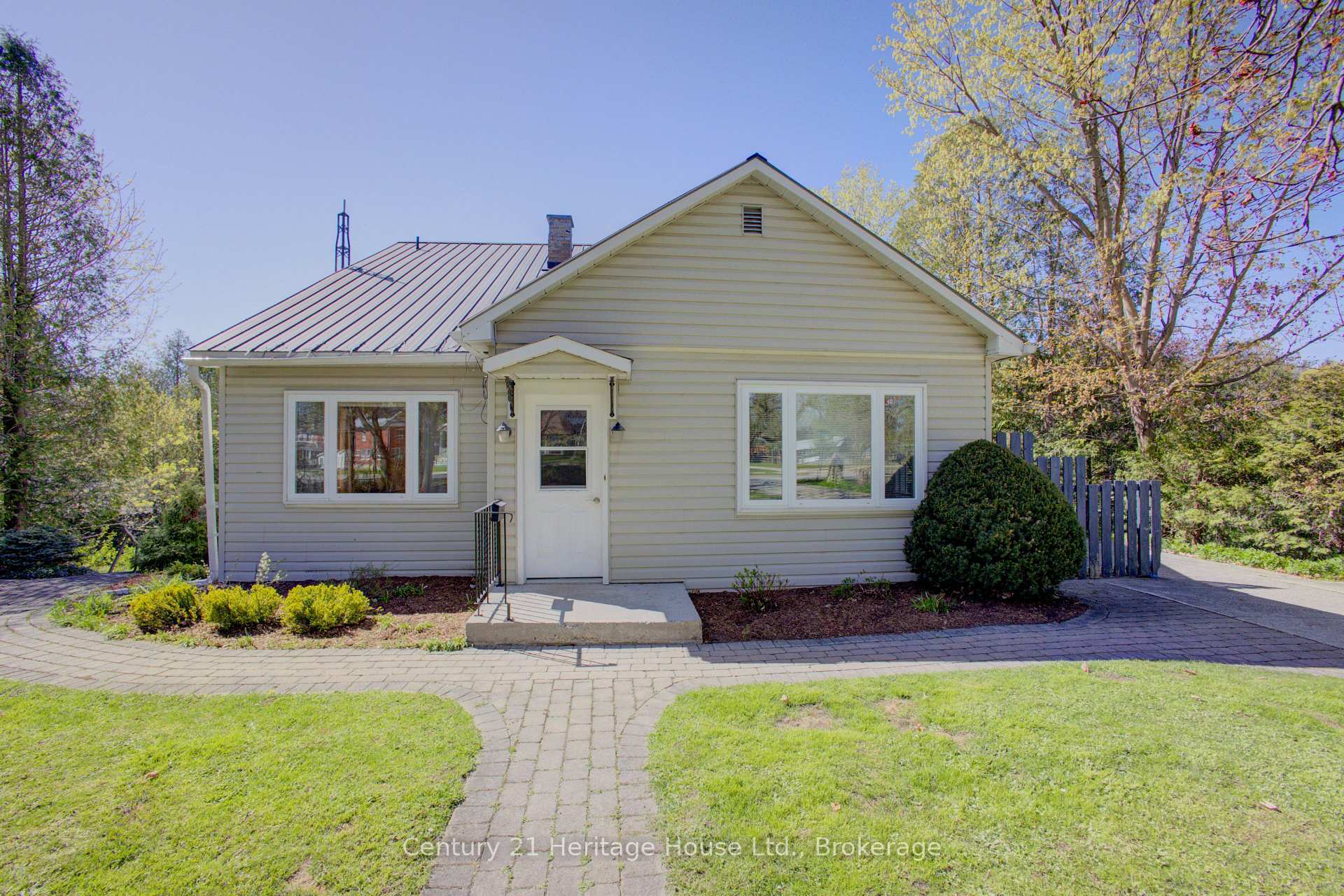 Photo de la propriété: 244 Albert Street N ON N0G 1R0