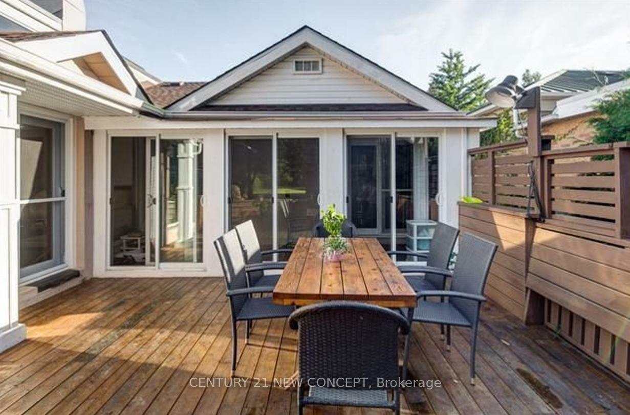 Property Photo: 312 Hendon Avenue ON M2M 1B2