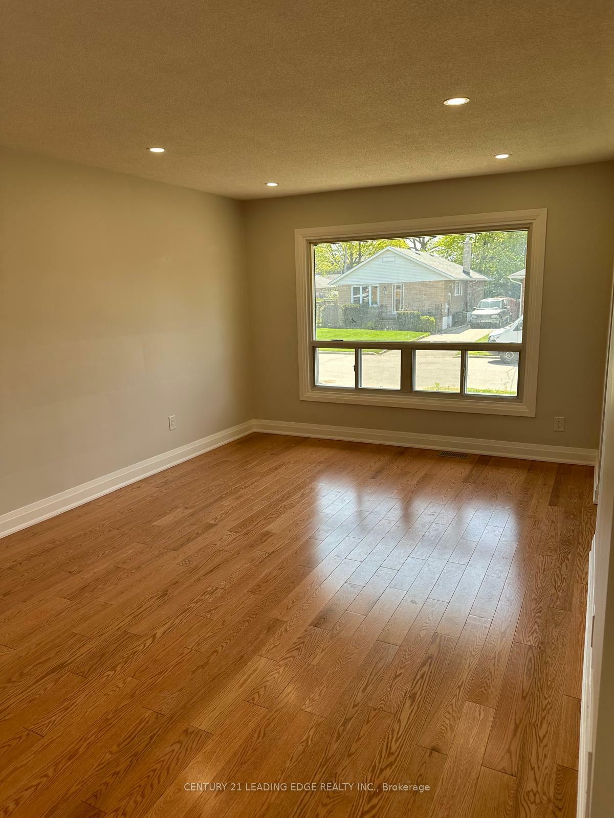 Property Photo: 82 Christina Crescent Main ON M1R 4H8