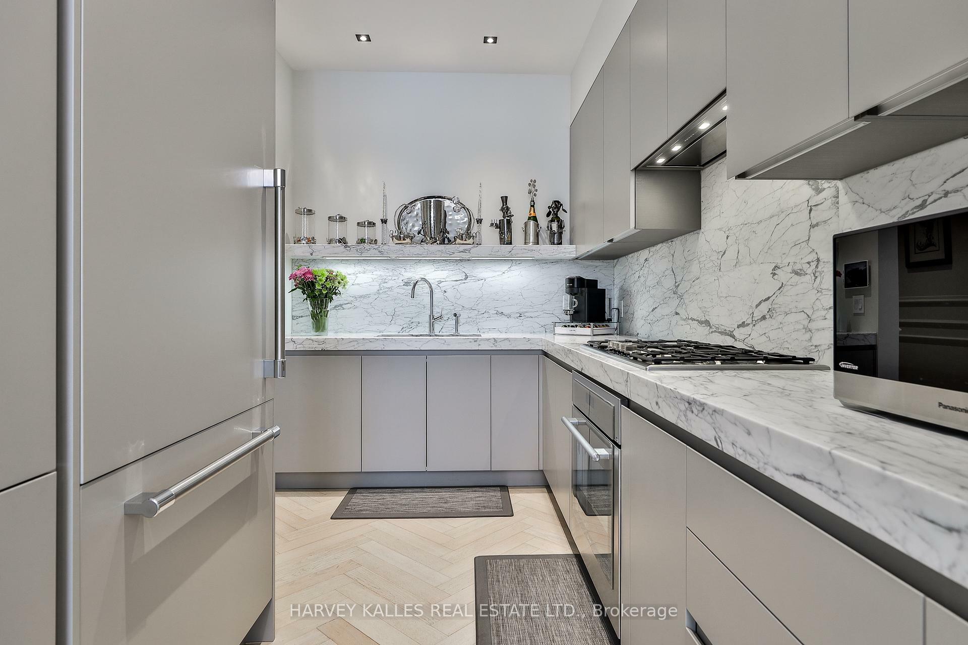 Property Photo: 49 Foxbar Road ON M4V 2G5