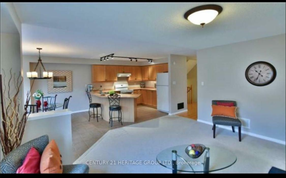 Photo de la propriété: 585 McBean Avenue ON L3X 2N5