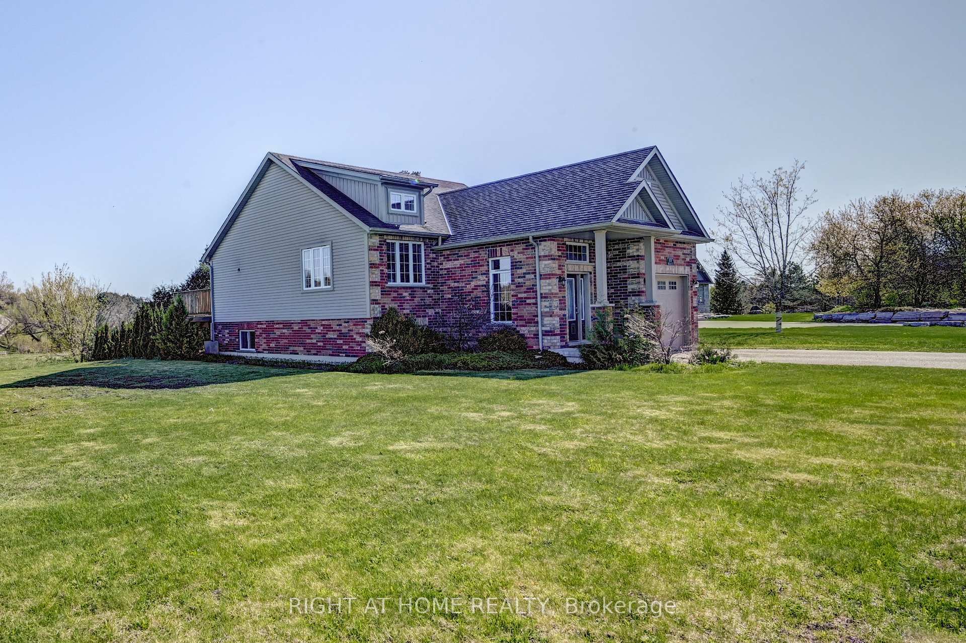 Property Photo: 101 Douglas Street ON N0G 1R0