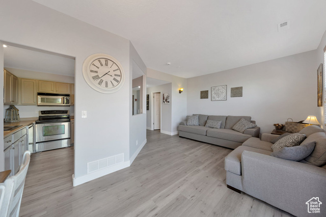 Property Photo: 175 E Wayfield Dr S UT 84020