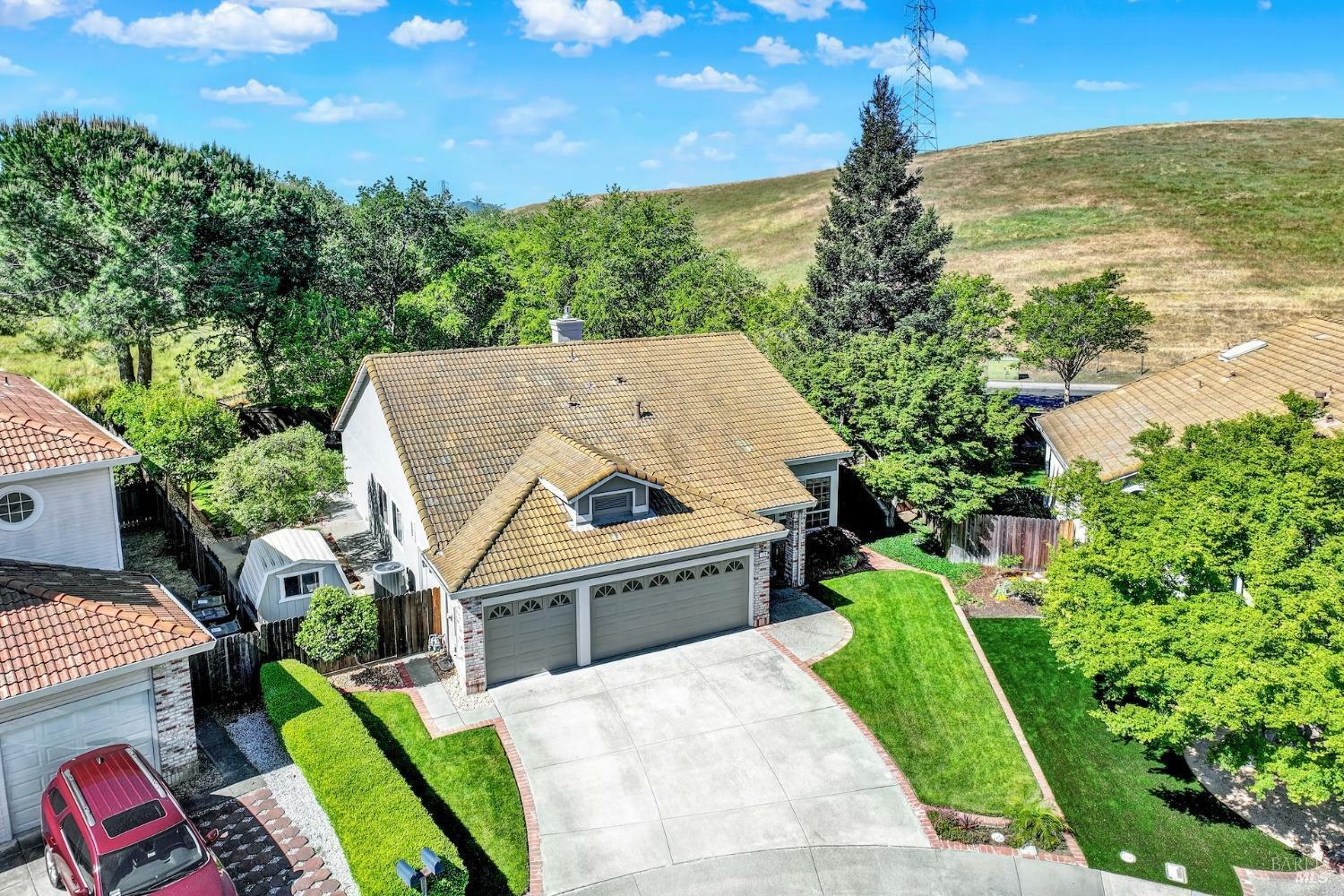 Property Photo: 113 Pau Court CA 94534