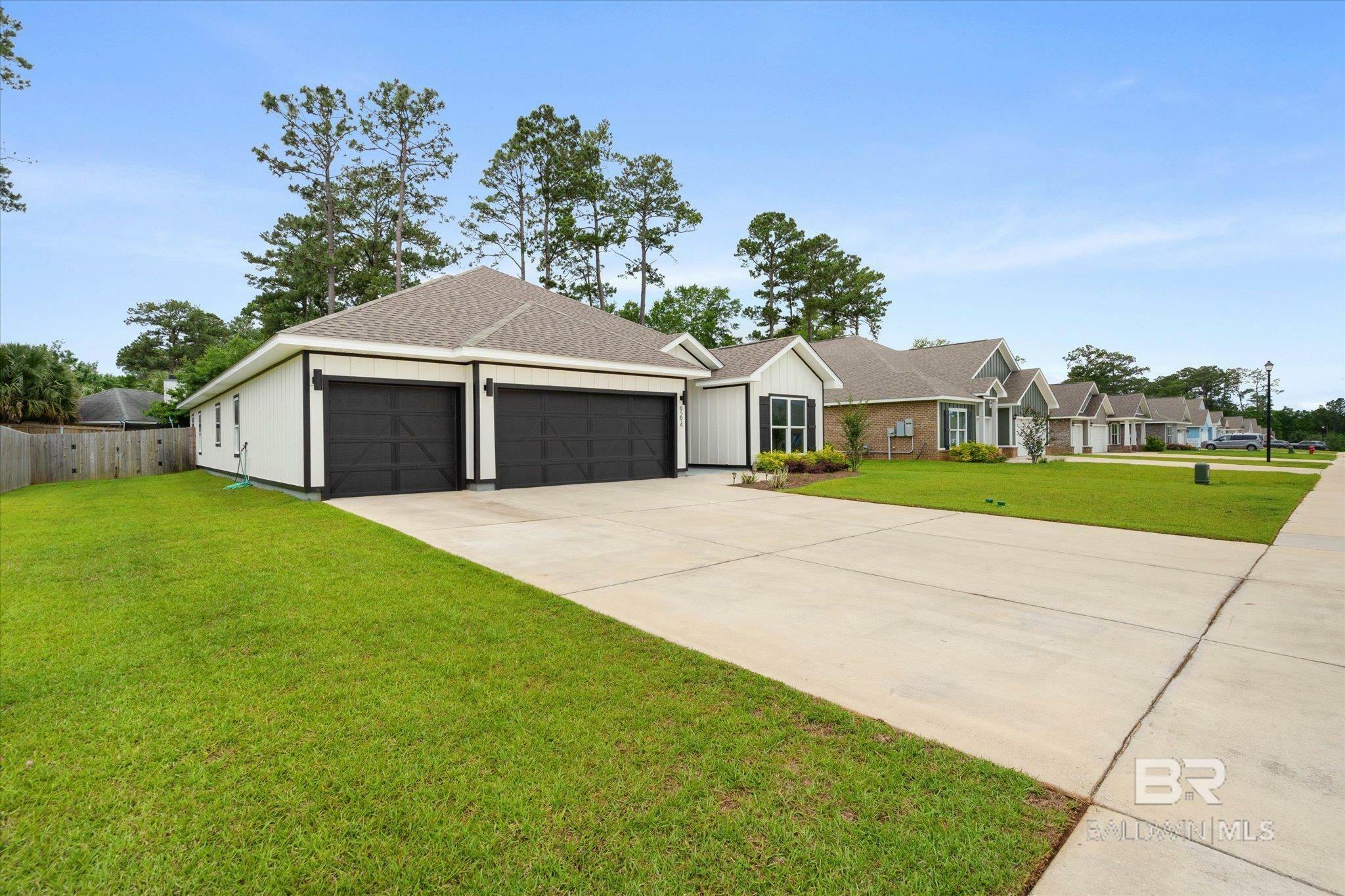 Property Photo: 9294 Amethyst Drive AL 36526