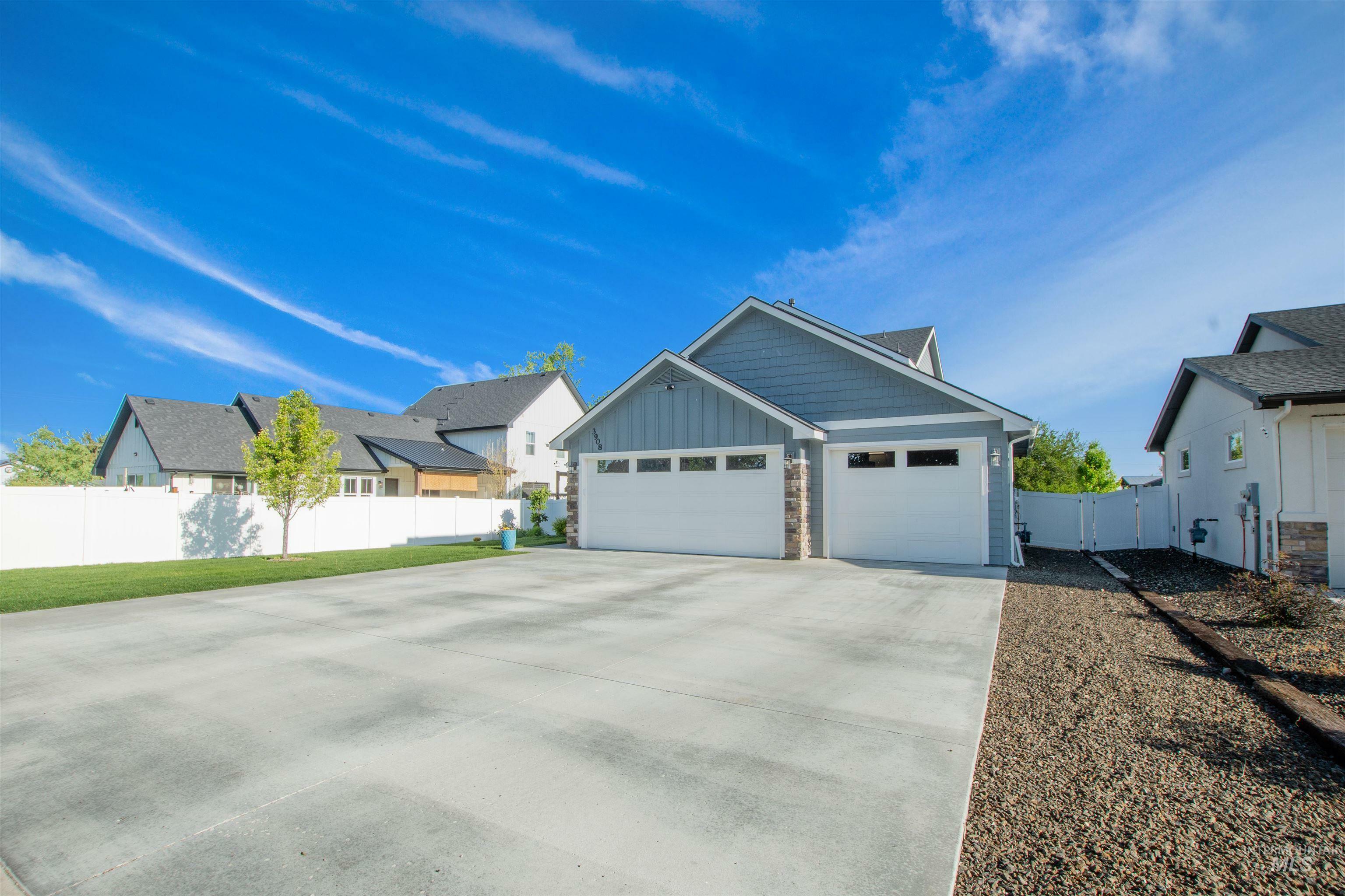Property Photo: 3908 E Parkridge Dr ID 83687