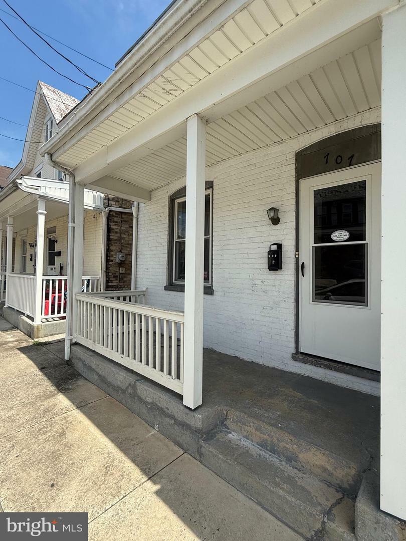 Property Photo: 707 N Pitt Street PA 17013