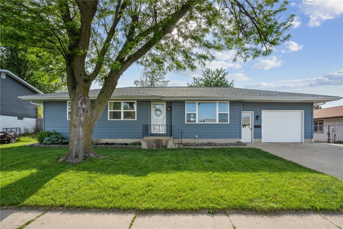 Property Photo: 135 31st Street NW IA 52405
