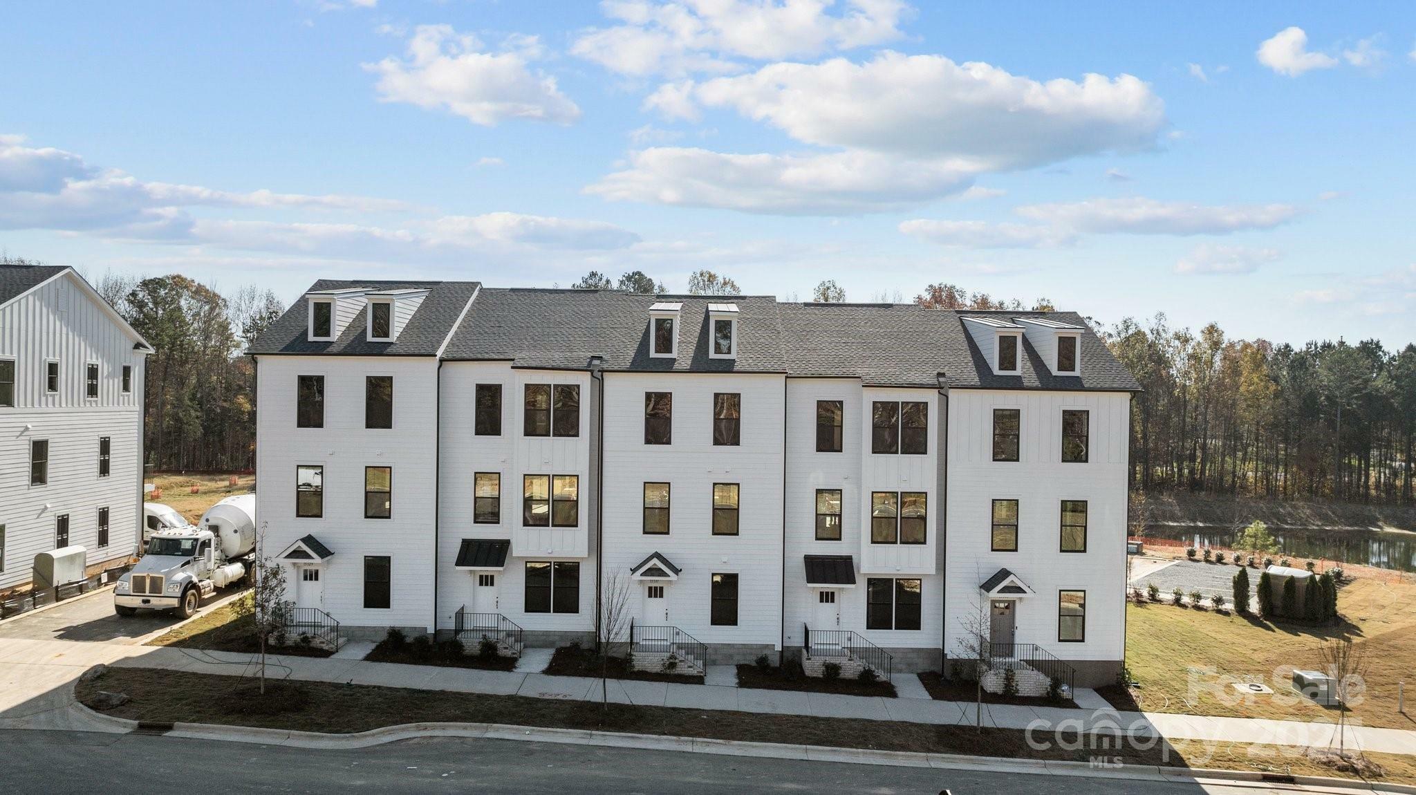 7208 Westrow Avenue 34 End  Charlotte NC 28278 photo