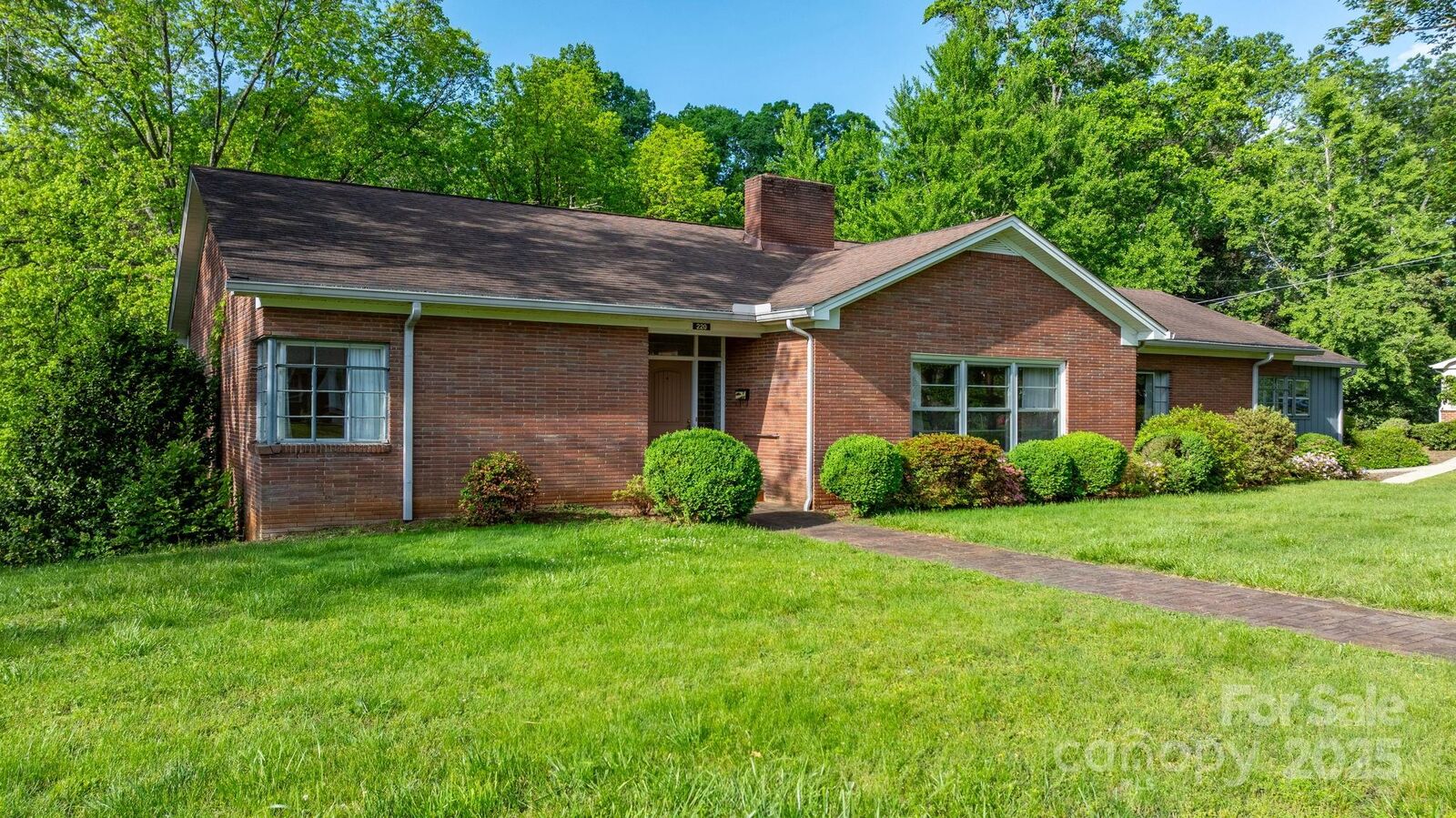 Property Photo: 220 Broad Street NC 28752