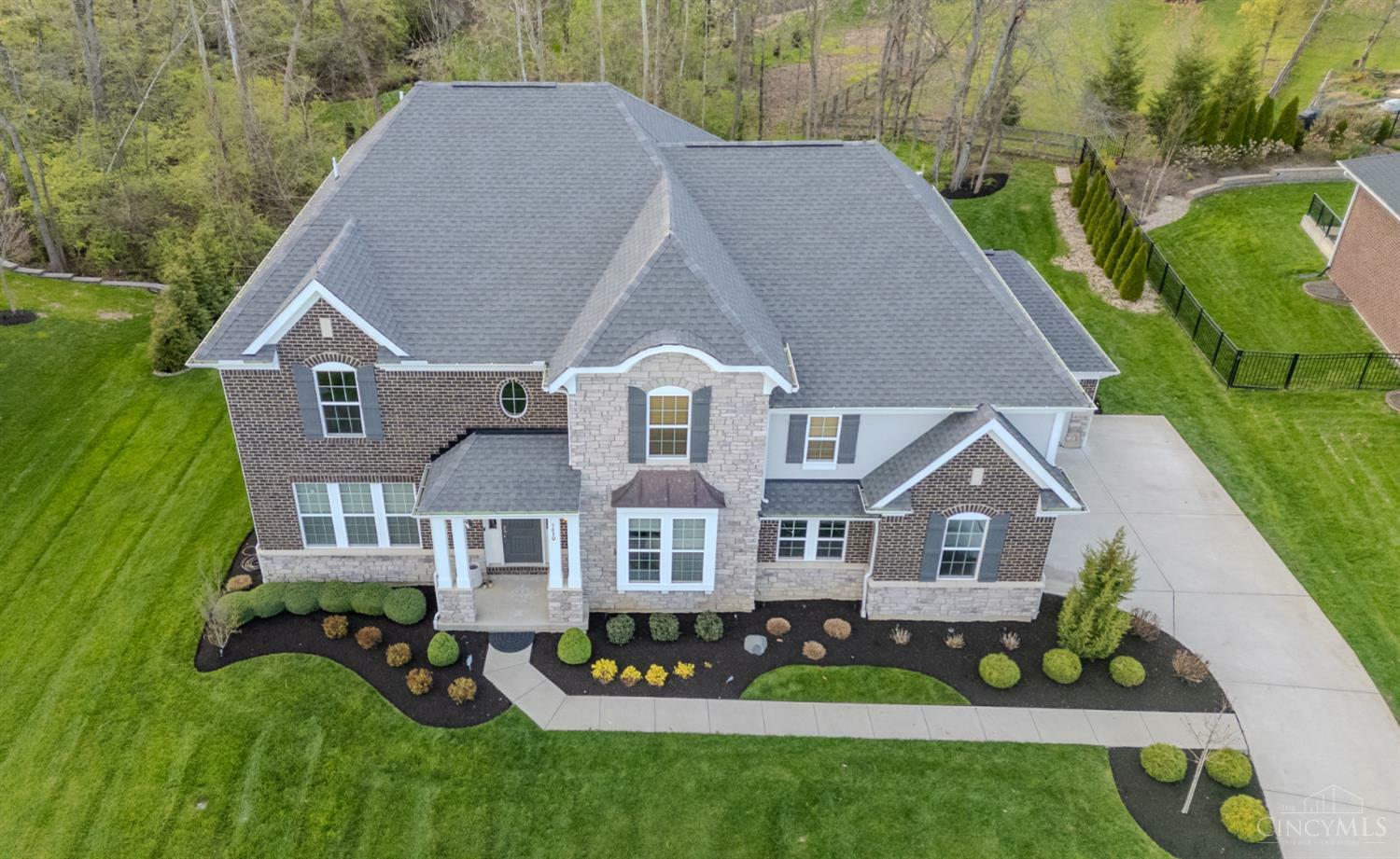 Property Photo: 5630 Sentinel Oak Drive OH 45040