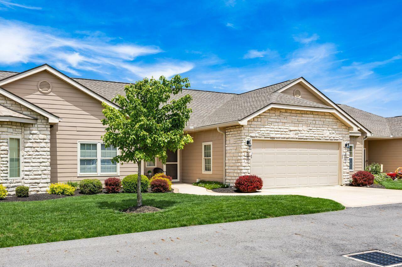 Property Photo: 4 Claire Court OH 43113