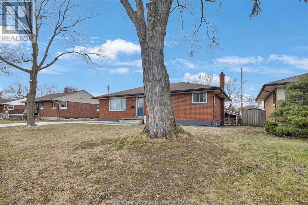 Photo de la propriété: 2715 Askin Avenue ON N9E 3H9