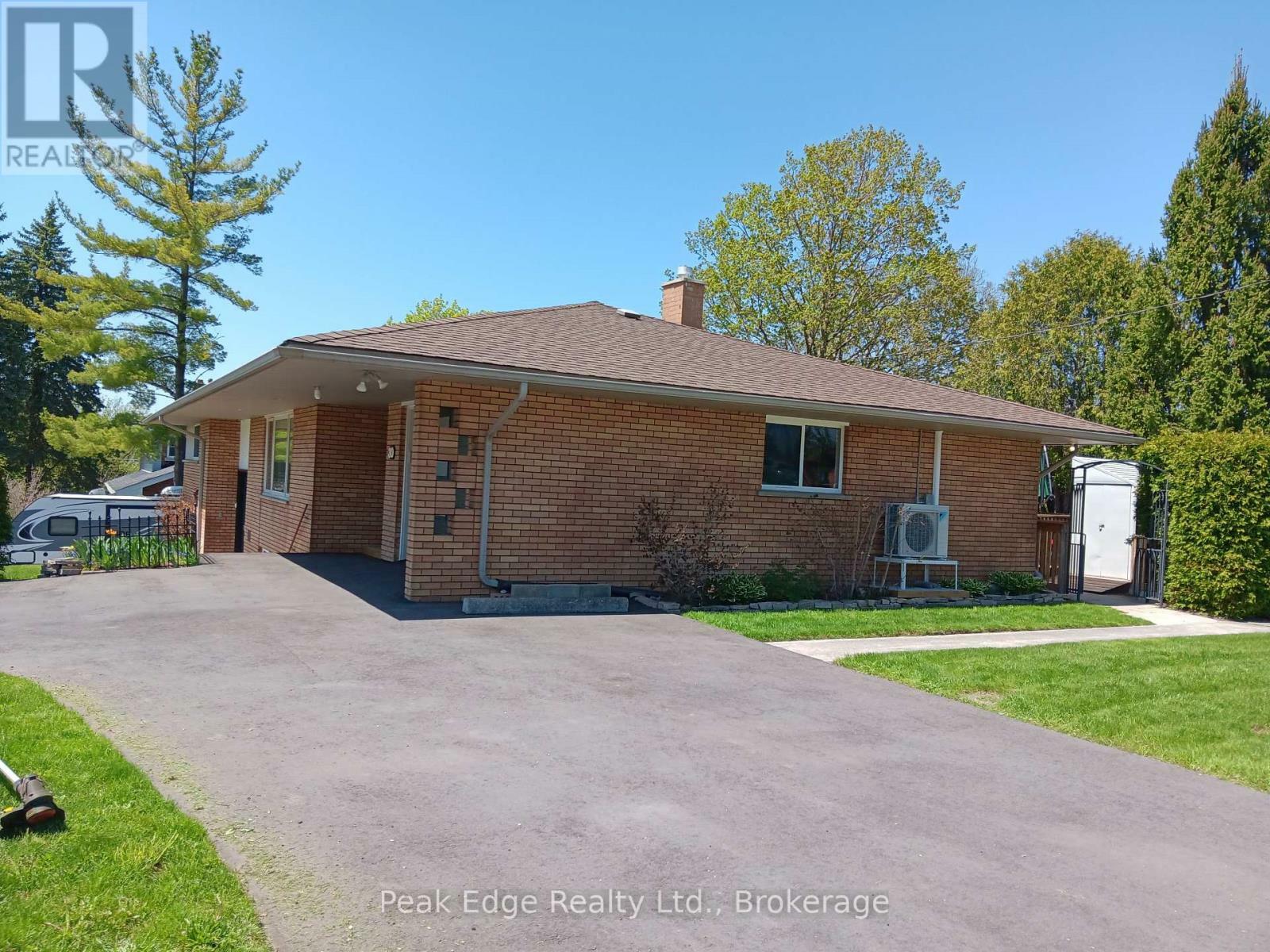 Property Photo: 30 7 Th Street ON N4N 1G2