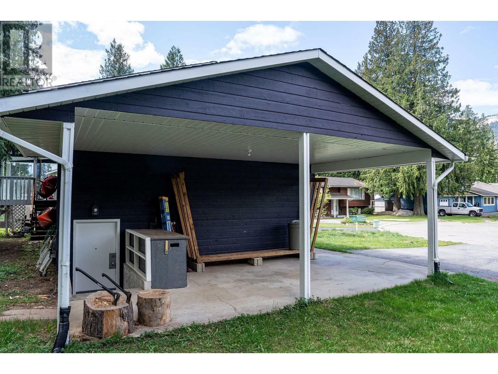 Property Photo: 1810 Dallas Road BC V0E 2S0