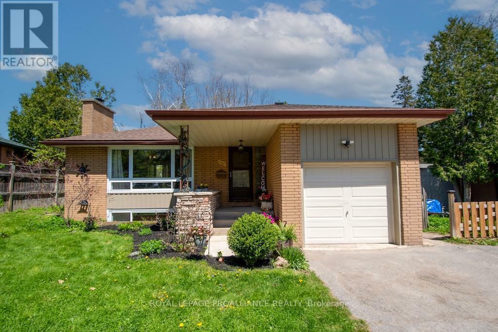 Property Photo: 1060 Glendale Drive ON K9H 6M4