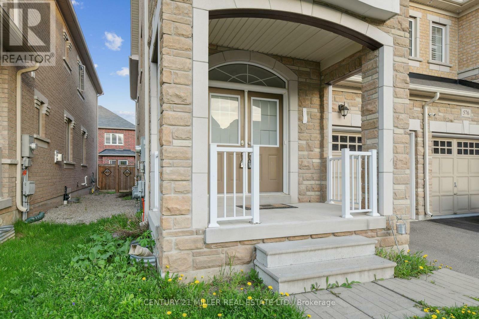 Property Photo: 574 Settlers Road West ON L6M 1N7