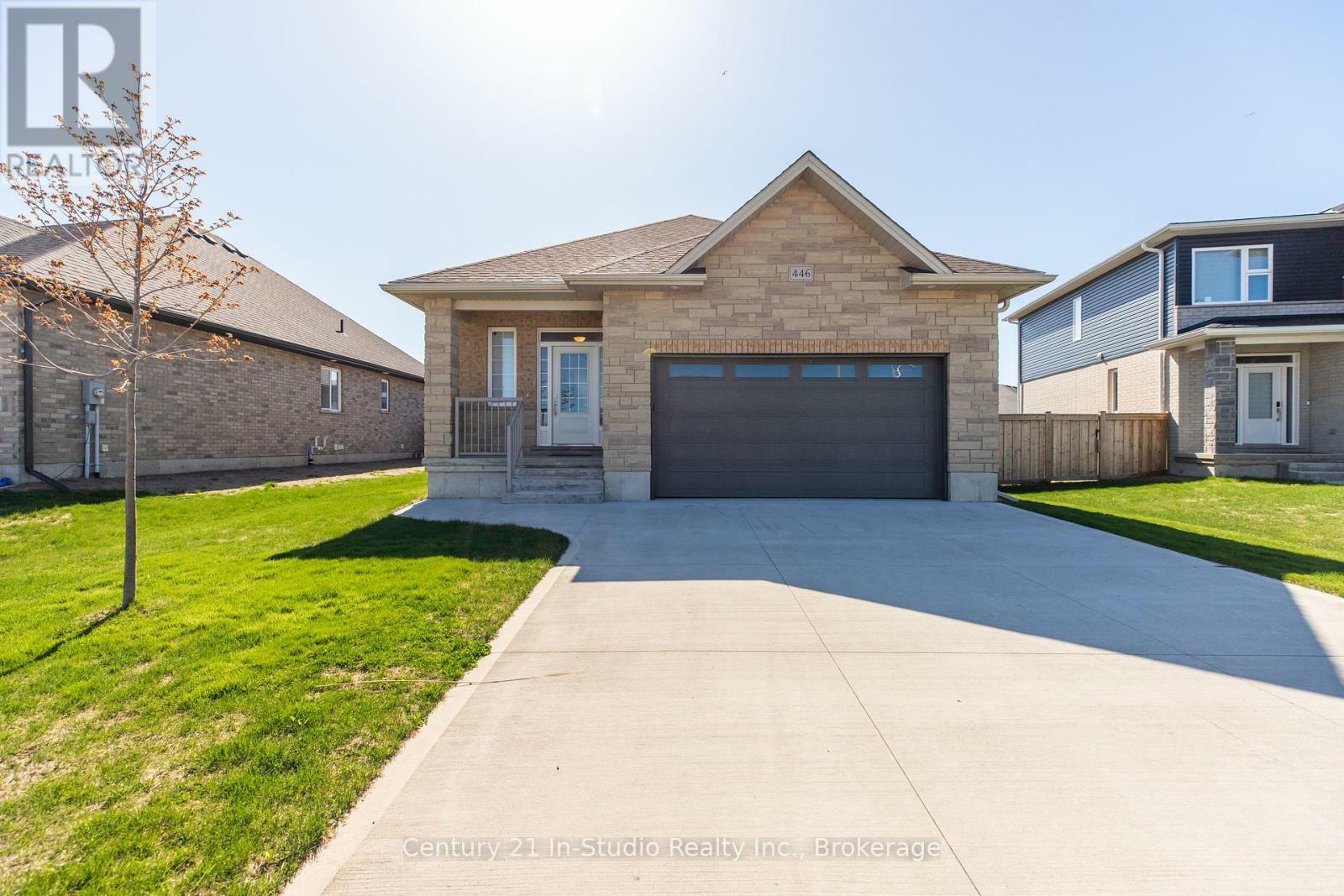 Property Photo: 446 Walker Crescent ON N0H 2C3