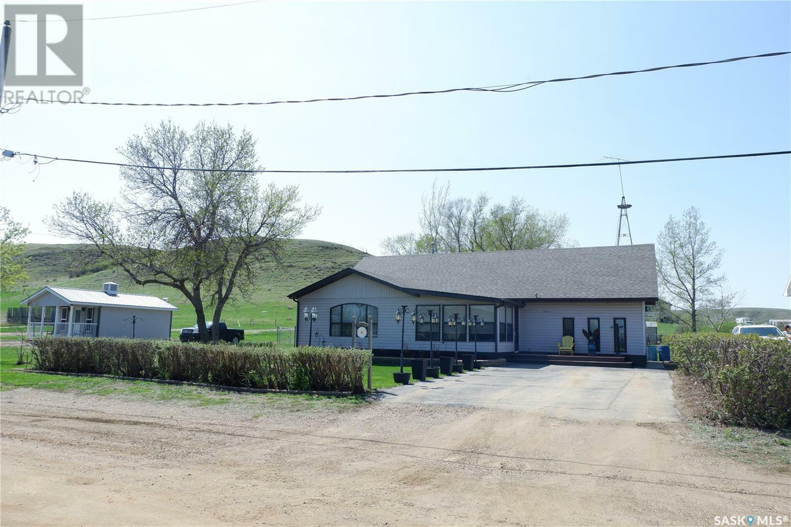 Property Photo: 15 A Avenue SK S0H 4K0