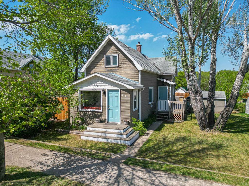 Property Photo: 2115 McDonald Avenue MB R7B 0A6