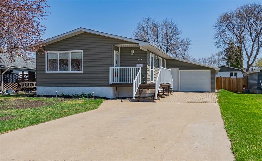 Property Photo: 670 9th Street Northwest MB R1N 3H6