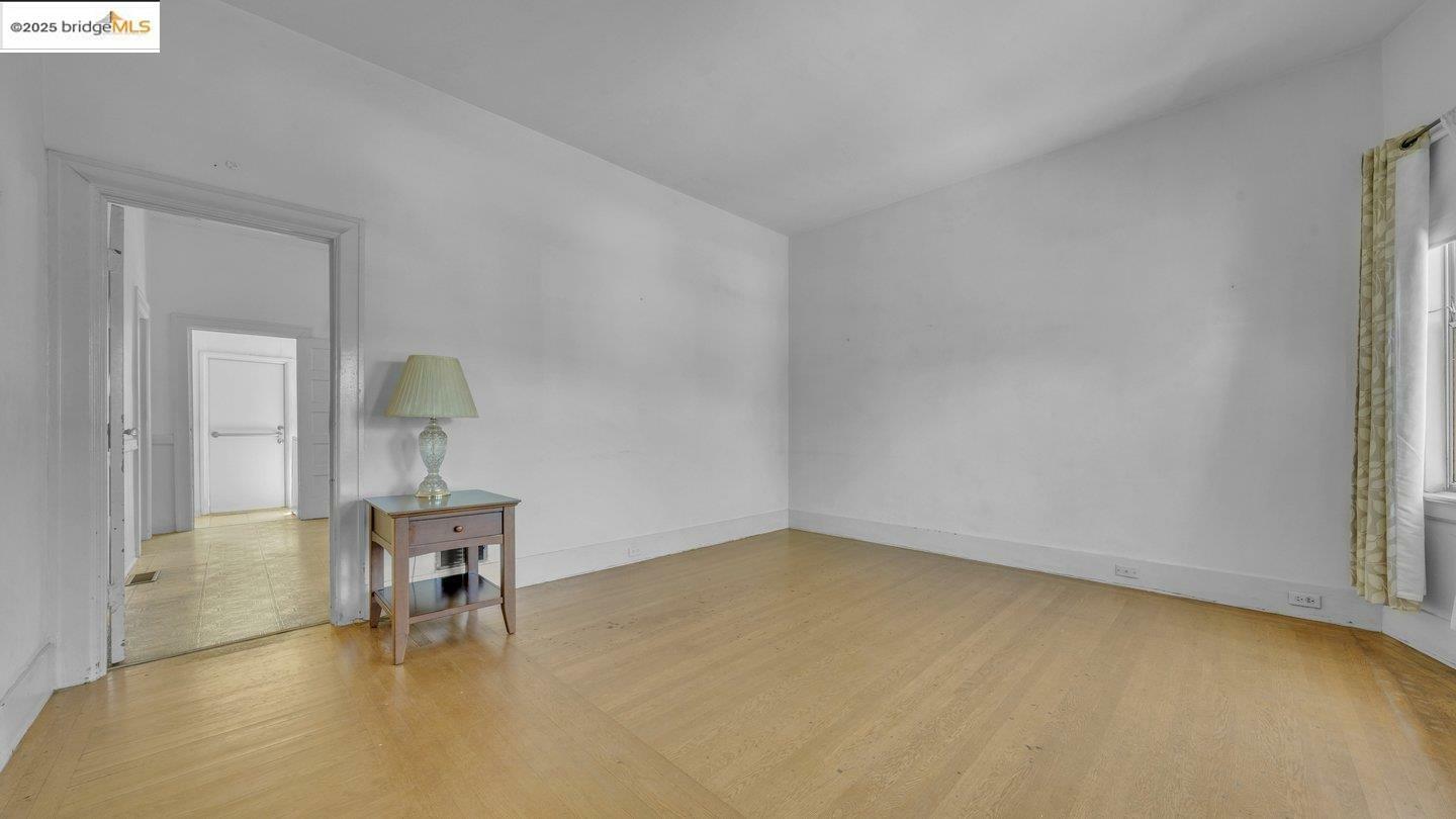 Property Photo: 413 Cavour St CA 94618