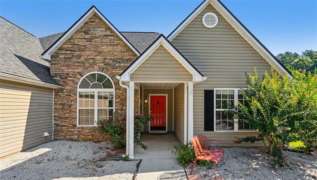 Property Photo: 1625 Alcovy River Drive GA 30019