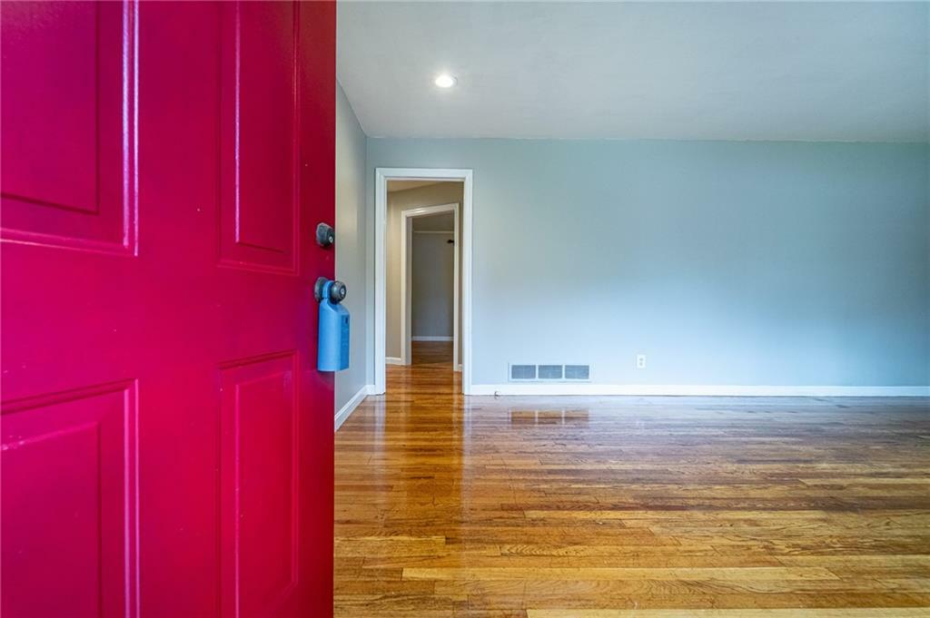Property Photo: 218 Woodview Lane SE GA 30082