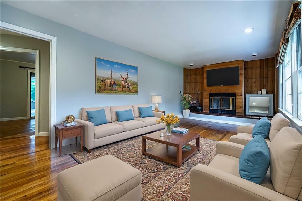 Property Photo: 218 Woodview Lane SE GA 30082